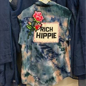 Cut off boutique shirt size M